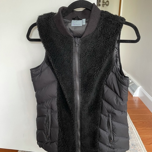💗 EUC Athleta Vest conscious down alternative - SIZE SMALL - Picture 3 of 7